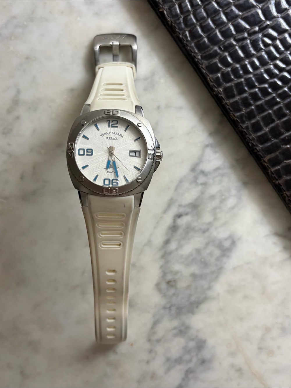 Tommy Bahama Relax Steel TB RLX1053 White and Blue Dial Silicone Strap Watch